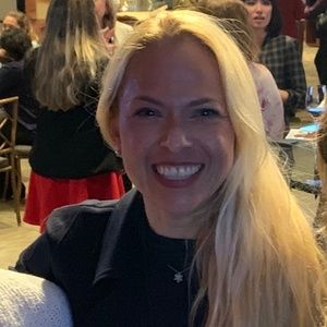 Meet your Posher, Hillary